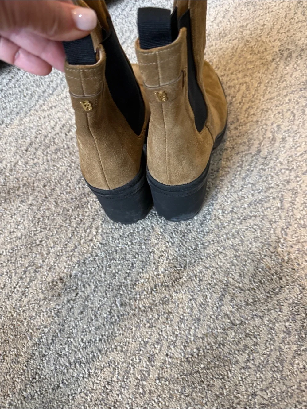 Veronica Beard Tan Suede Chelsea Boots with Black -sz8